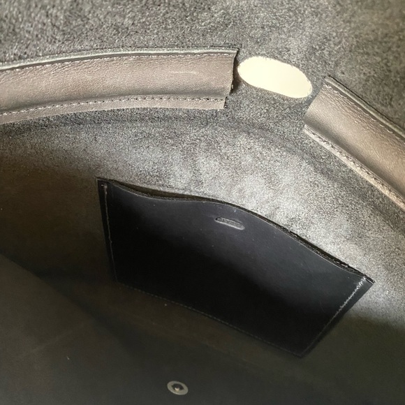 ‼️CAROL RISLEY‼️ Unique Leather Handbag with Resin clasp - Picture 4 of 7